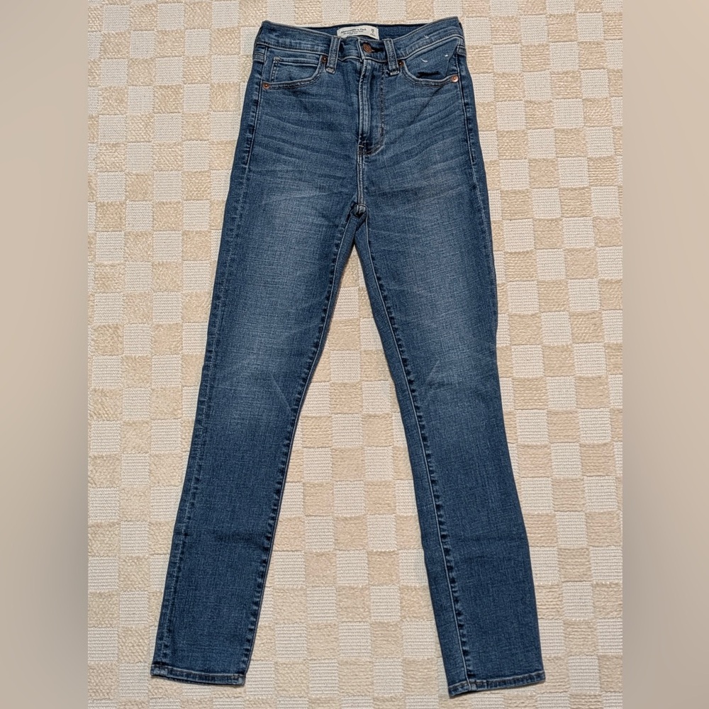 Abercrombie & Fitch The Super Skinny Ankle High Rise Jeans Size 2L
